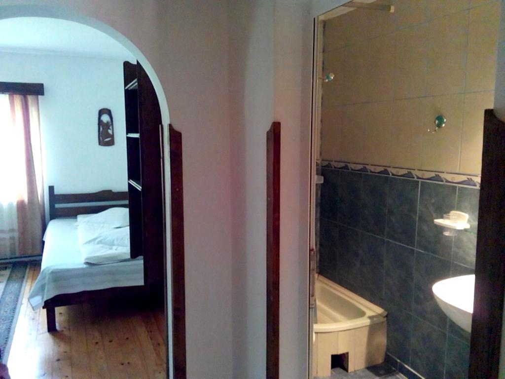 Vila Vanturis Hotel Sinaia Habitación foto